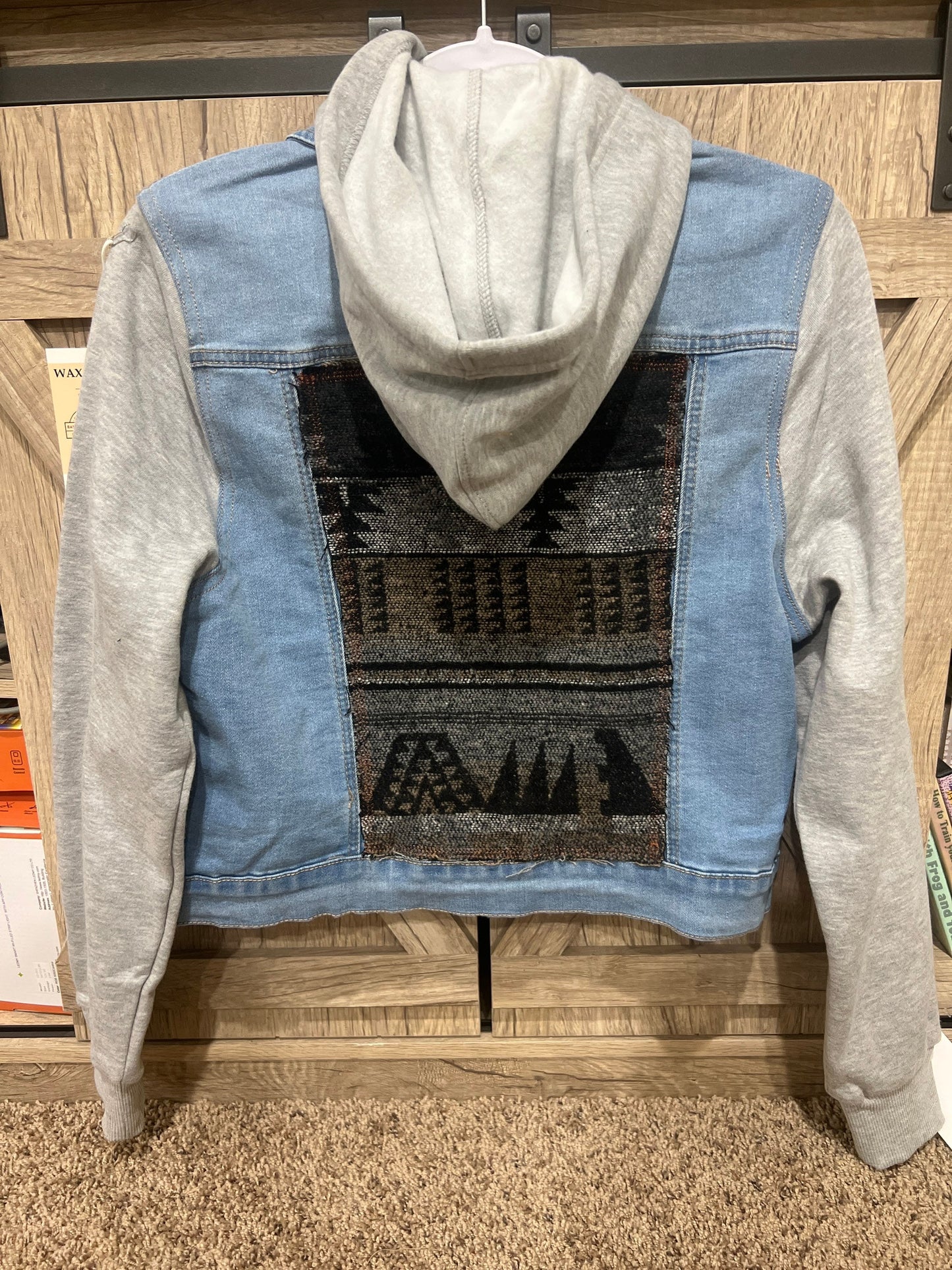 Jean hoodie dark Aztec print