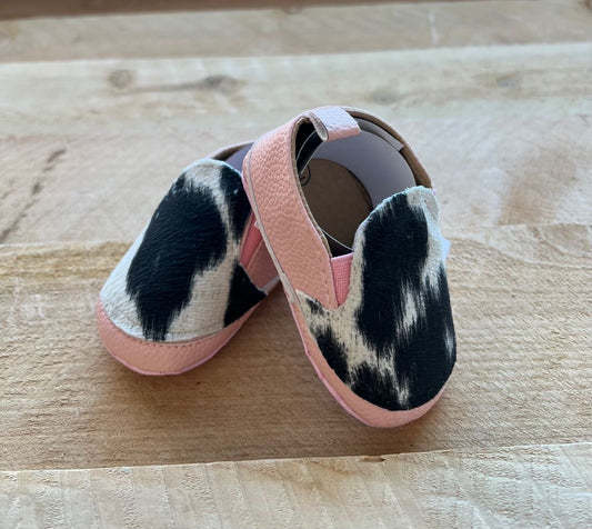 Pink soft soul infant shoe with B&W hide